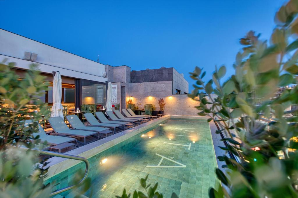 VITA Hotel & Rooftop